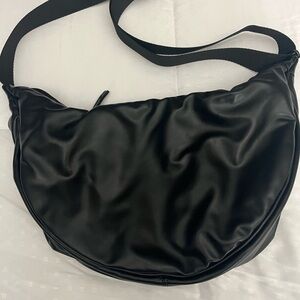 Elegant Uniqlo Black Shoulder Bag